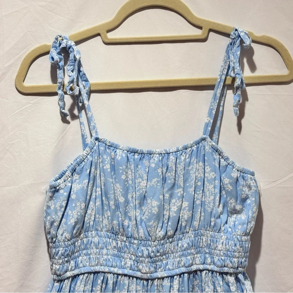 RSQ Tier Printed Dress Light Blue White Floral Pattern Size L Adjustable Straps - Picture 3 of 13